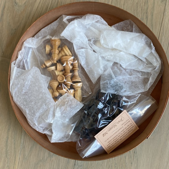 Frye's Measure Mill Shaker Chess Box - Picture 5 of 12